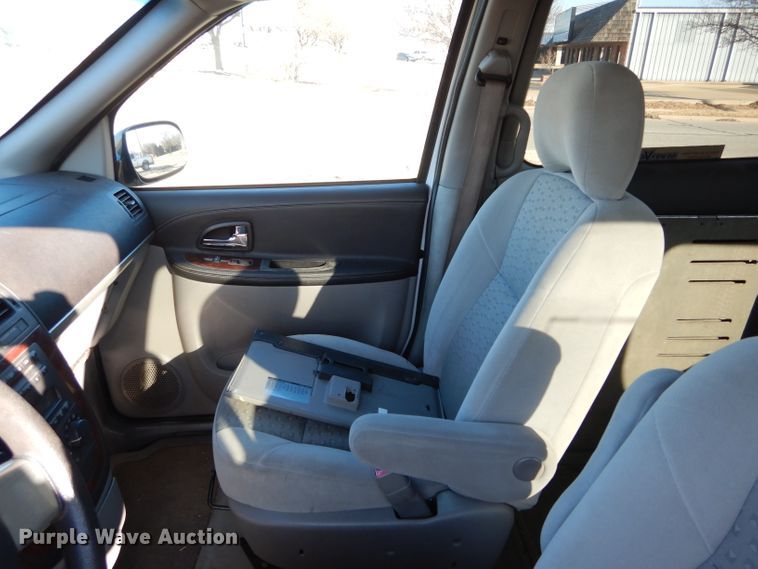 image for item GF9959 2007 Chevrolet Uplander handicap accessible van