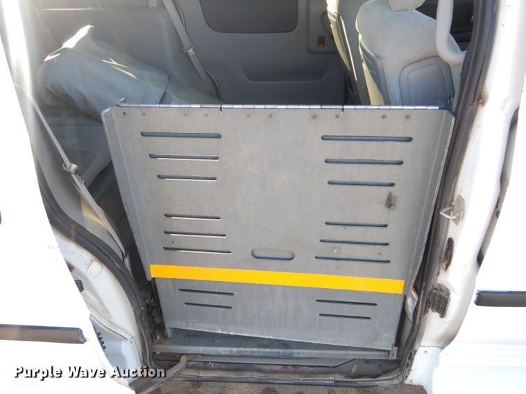 image for item GF9959 2007 Chevrolet Uplander handicap accessible van