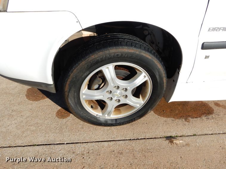 image for item GF9959 2007 Chevrolet Uplander handicap accessible van