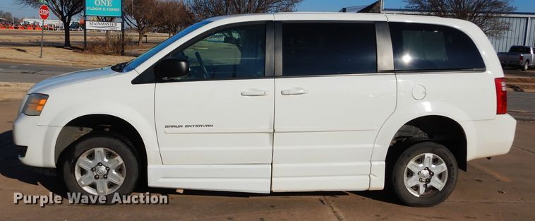 image for item GF9960 2010 Dodge Grand Caravan handicap accessible van