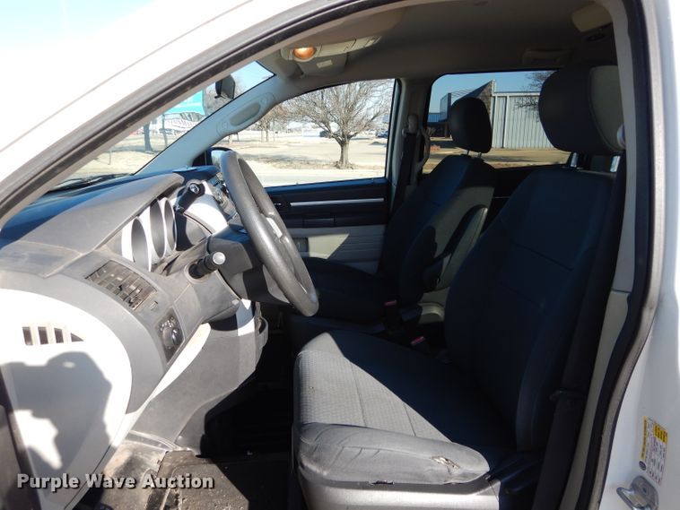 image for item GF9960 2010 Dodge Grand Caravan handicap accessible van