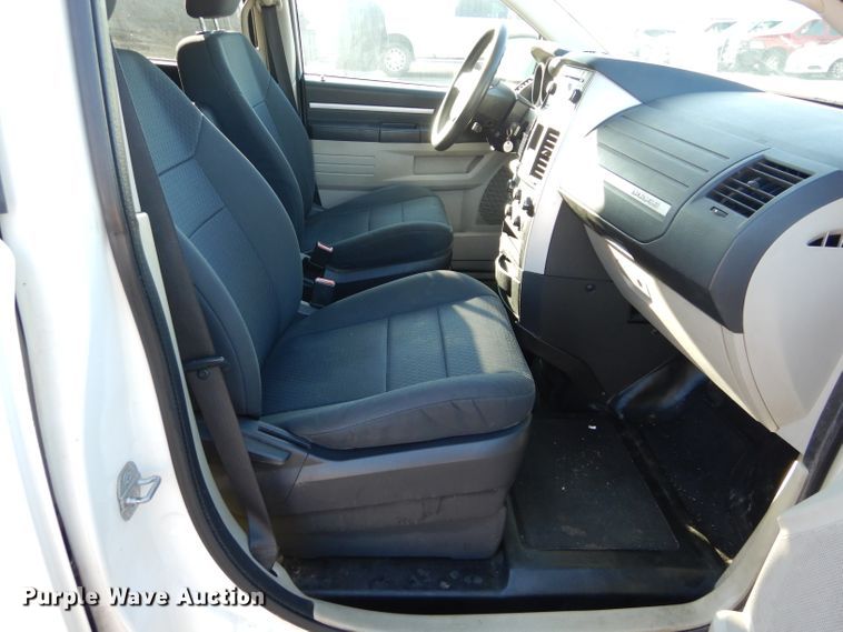 image for item GF9960 2010 Dodge Grand Caravan handicap accessible van