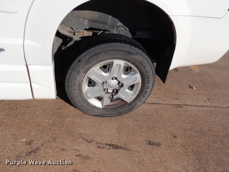 image for item GF9960 2010 Dodge Grand Caravan handicap accessible van