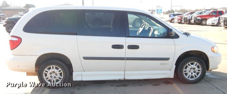 image for item GF9961 2007 Dodge Grand Caravan handicap accessible van