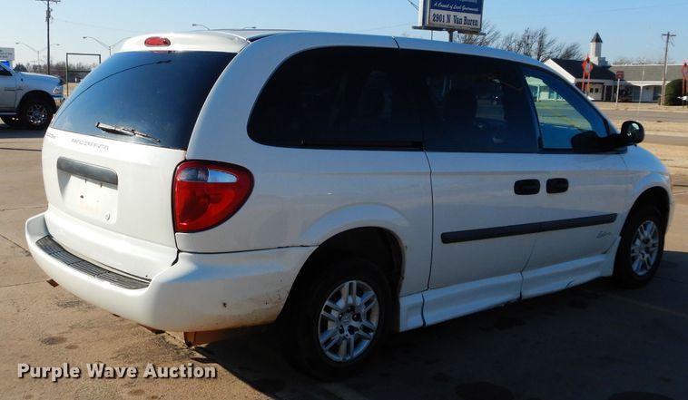 image for item GF9961 2007 Dodge Grand Caravan handicap accessible van