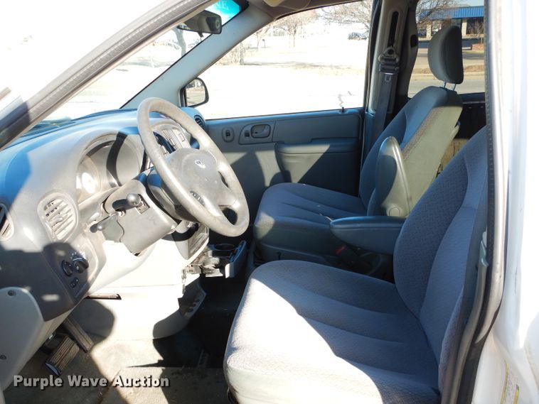 image for item GF9961 2007 Dodge Grand Caravan handicap accessible van