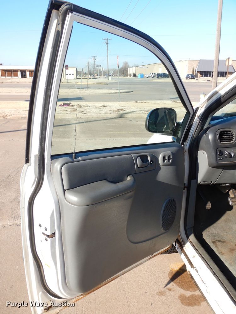 image for item GF9961 2007 Dodge Grand Caravan handicap accessible van