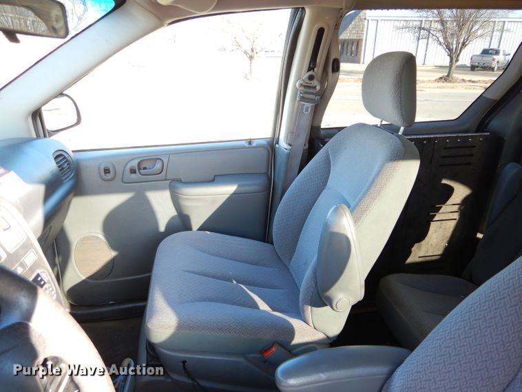 image for item GF9961 2007 Dodge Grand Caravan handicap accessible van