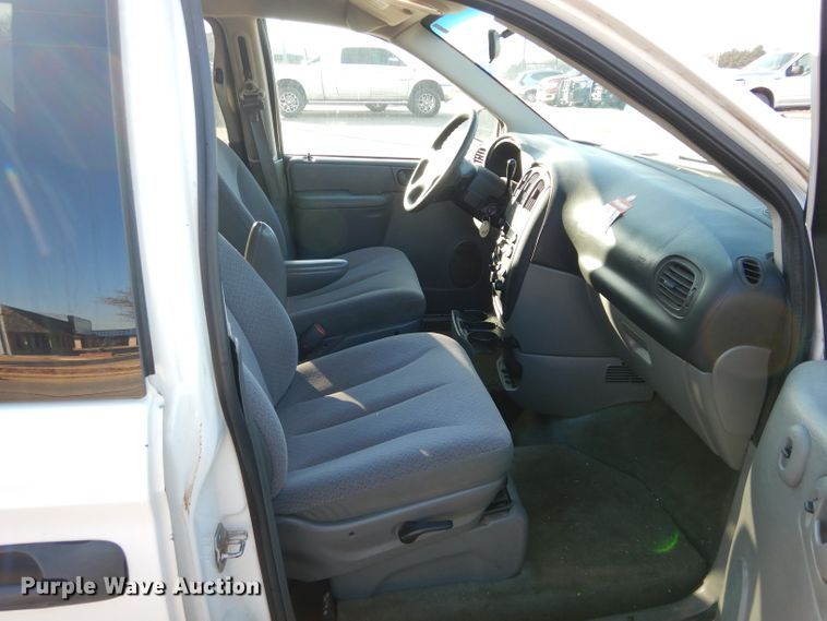 image for item GF9961 2007 Dodge Grand Caravan handicap accessible van