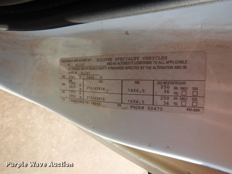 image for item GF9961 2007 Dodge Grand Caravan handicap accessible van