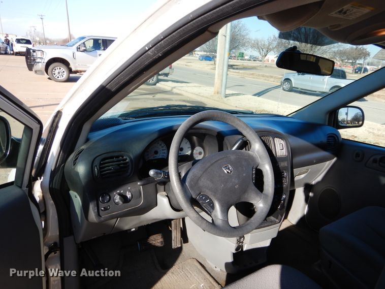 image for item GF9962 2007 Dodge Grand Caravan handicap accessible van