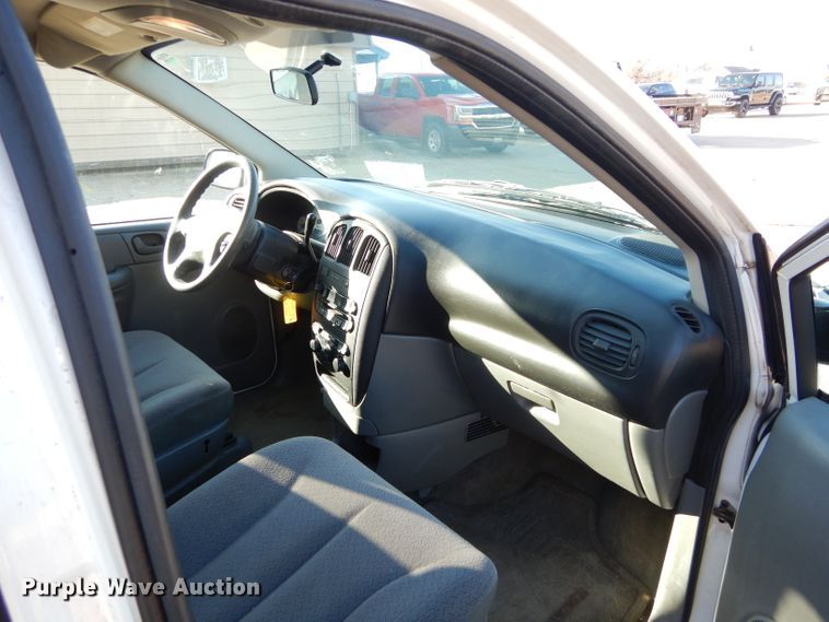 image for item GF9962 2007 Dodge Grand Caravan handicap accessible van