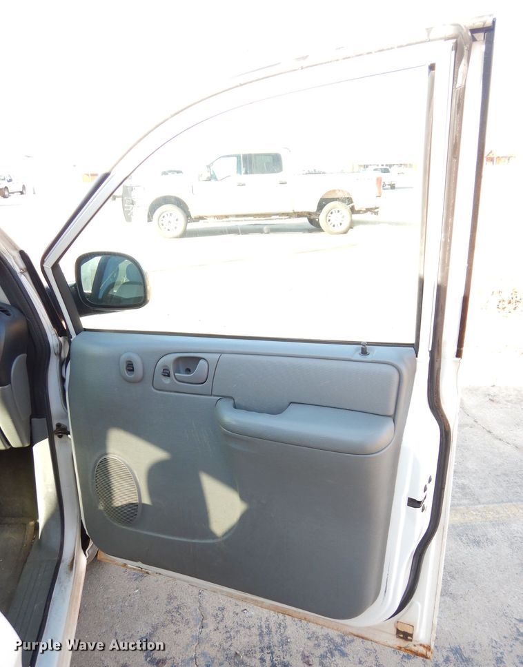 image for item GF9962 2007 Dodge Grand Caravan handicap accessible van