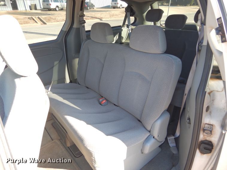 image for item GF9962 2007 Dodge Grand Caravan handicap accessible van