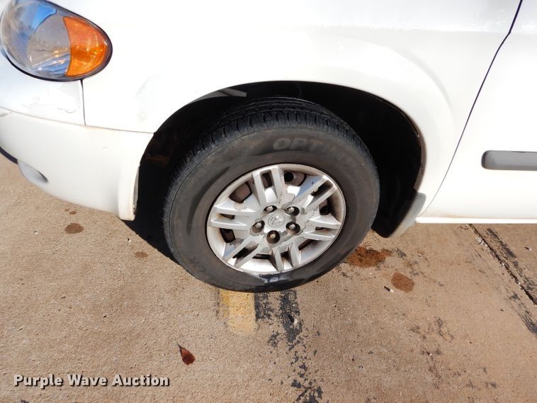 image for item GF9962 2007 Dodge Grand Caravan handicap accessible van