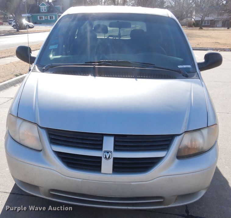image for item GF9977 2005 Dodge Grand Caravan van