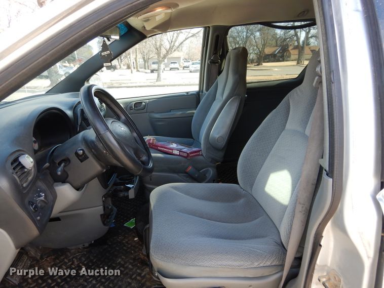 image for item GF9977 2005 Dodge Grand Caravan van