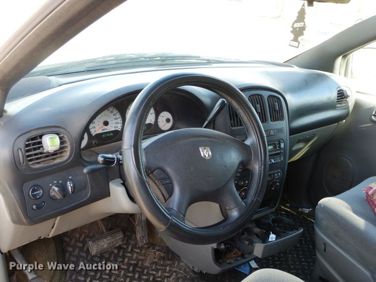 image for item GF9977 2005 Dodge Grand Caravan van