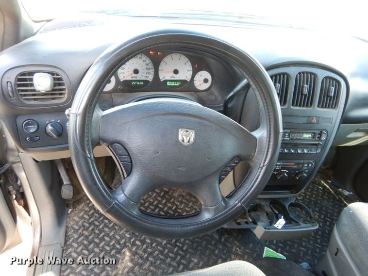 image for item GF9977 2005 Dodge Grand Caravan van