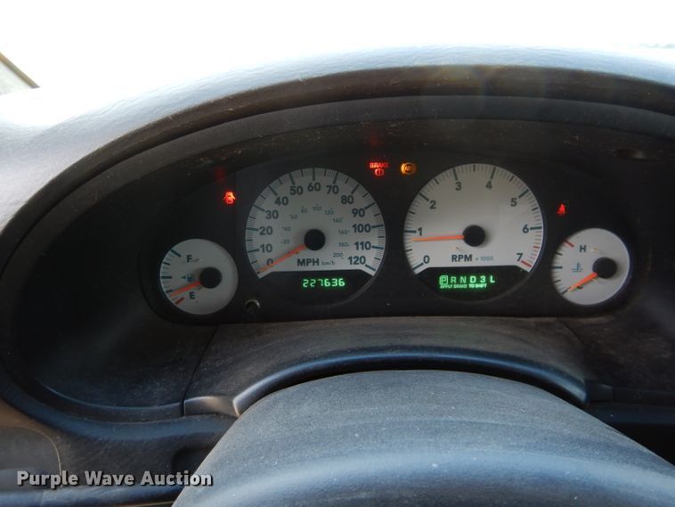 image for item GF9977 2005 Dodge Grand Caravan van