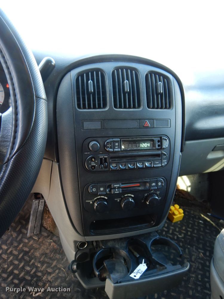 image for item GF9977 2005 Dodge Grand Caravan van