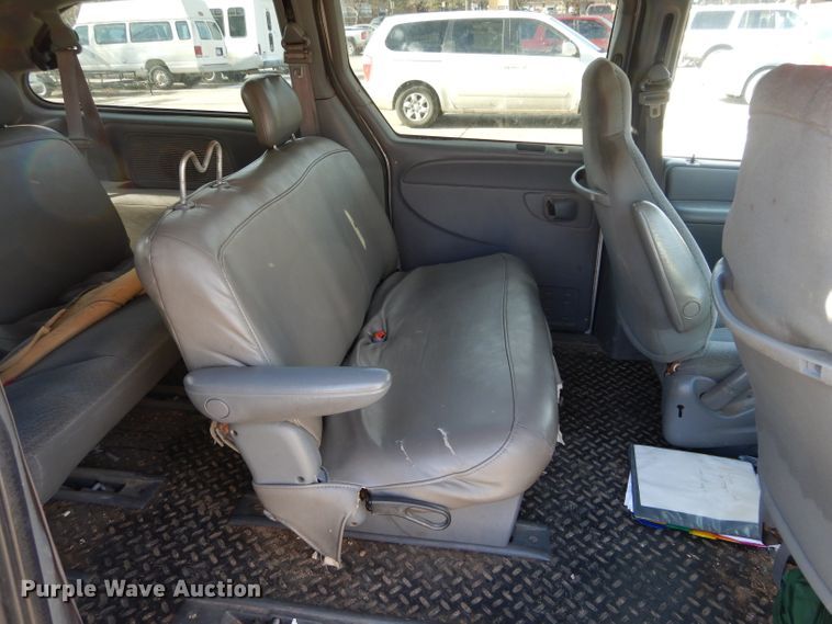 image for item GF9977 2005 Dodge Grand Caravan van