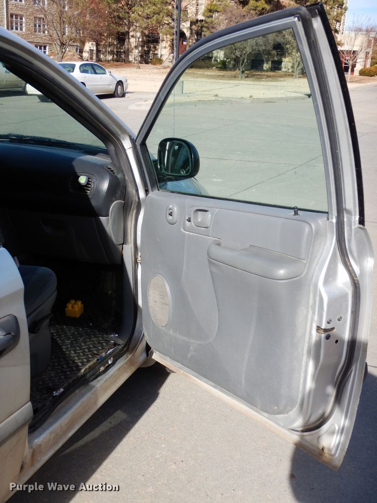 image for item GF9977 2005 Dodge Grand Caravan van