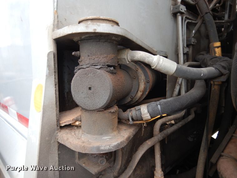 image for item GG9091 2012 Peterbilt 320 refuse truck