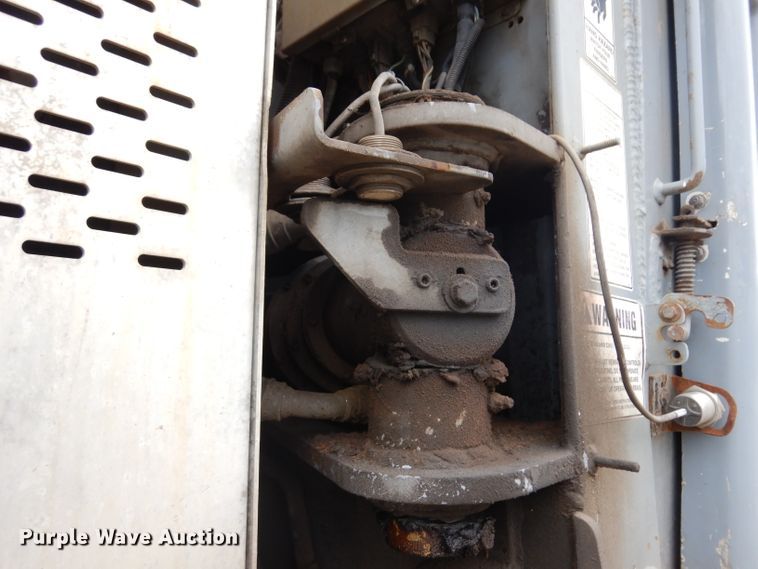 image for item GG9091 2012 Peterbilt 320 refuse truck