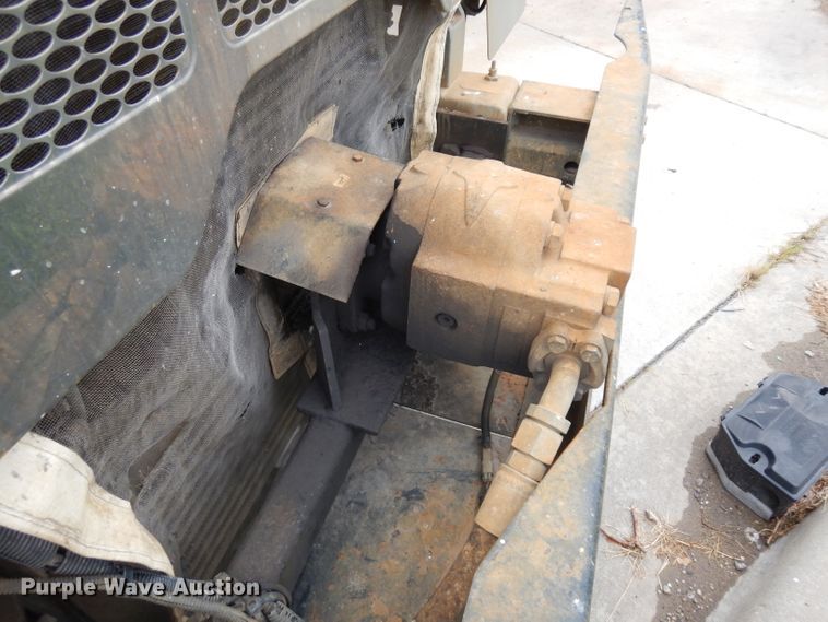 image for item GG9091 2012 Peterbilt 320 refuse truck