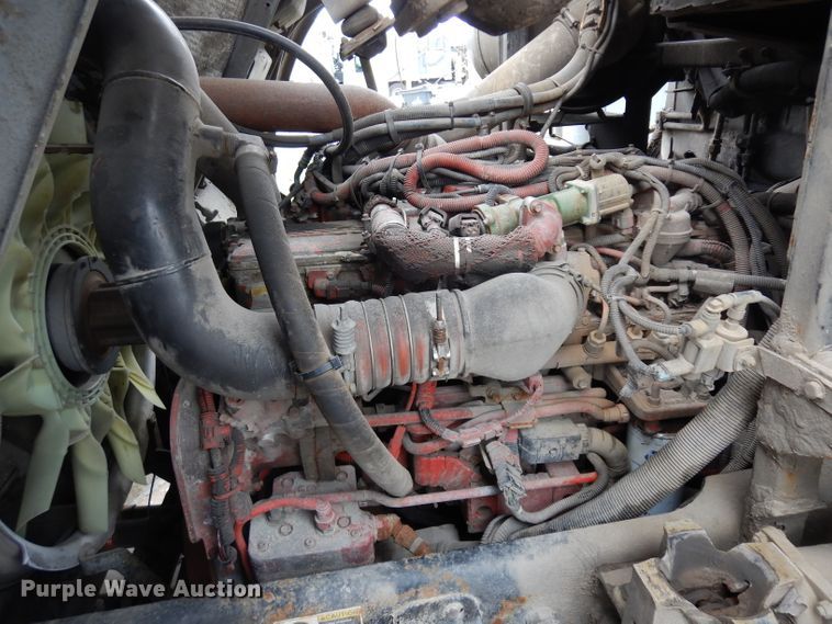 image for item GG9091 2012 Peterbilt 320 refuse truck