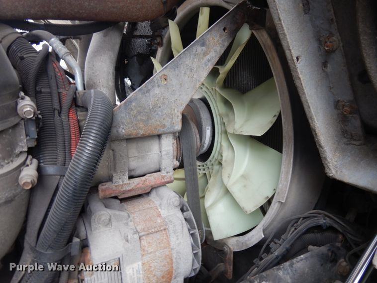 image for item GG9091 2012 Peterbilt 320 refuse truck