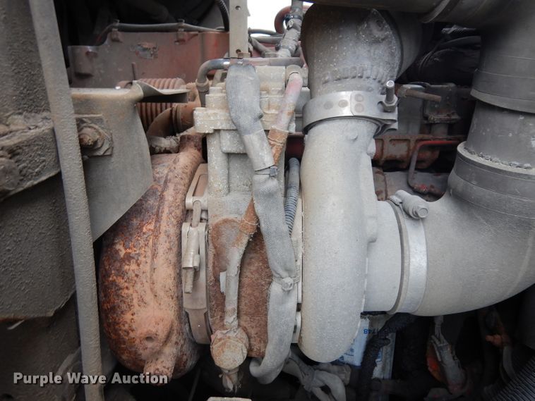 image for item GG9091 2012 Peterbilt 320 refuse truck