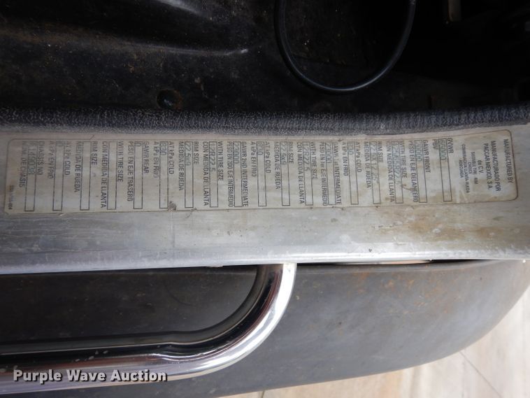 image for item GG9091 2012 Peterbilt 320 refuse truck