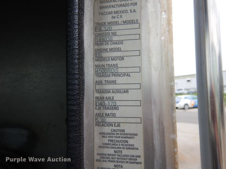 image for item GG9091 2012 Peterbilt 320 refuse truck