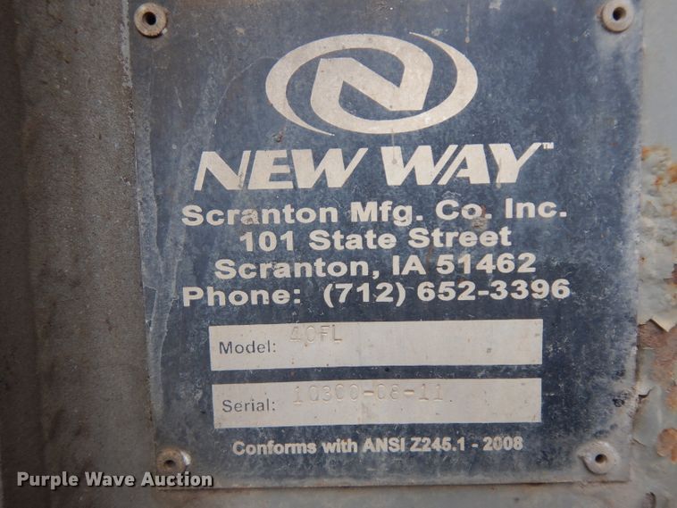 image for item GG9091 2012 Peterbilt 320 refuse truck