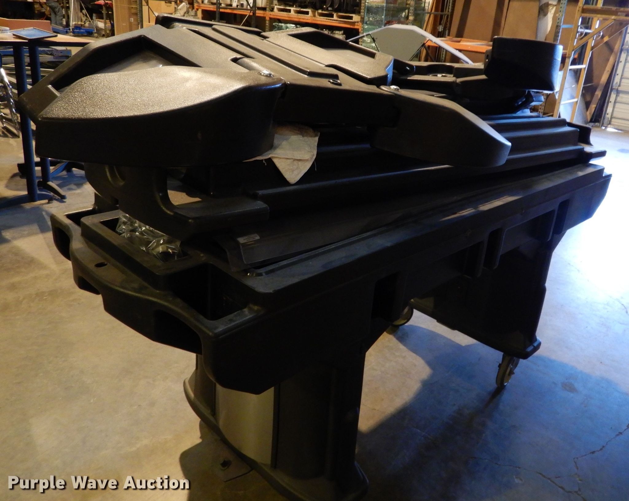 Kitchen equipment in Bonner Springs, KS Item FD9723 sold Purple Wave