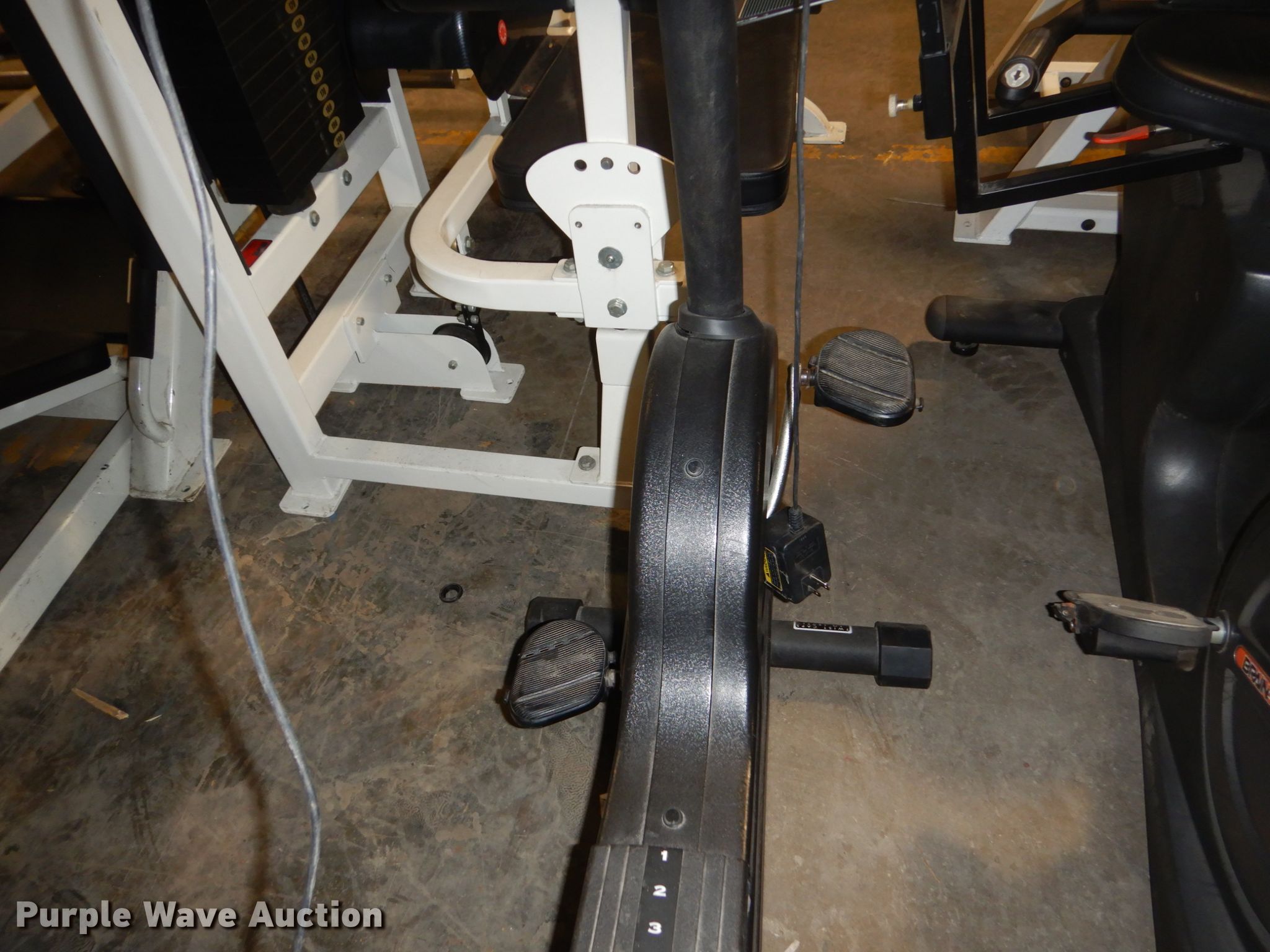 Exercise equipment in Des Moines, IA Item FU9675 sold Purple Wave