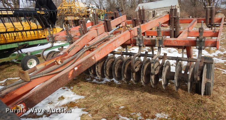image for item DE4213 Allis Chalmers Min-Till disk ripper
