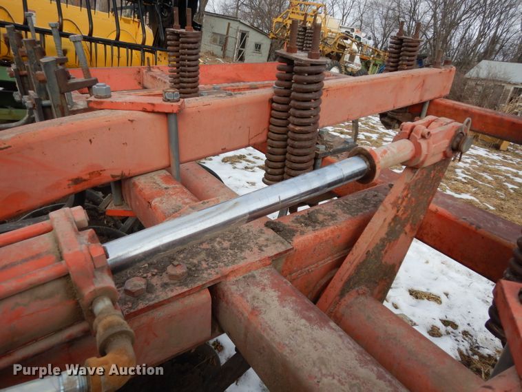 image for item DE4213 Allis Chalmers Min-Till disk ripper