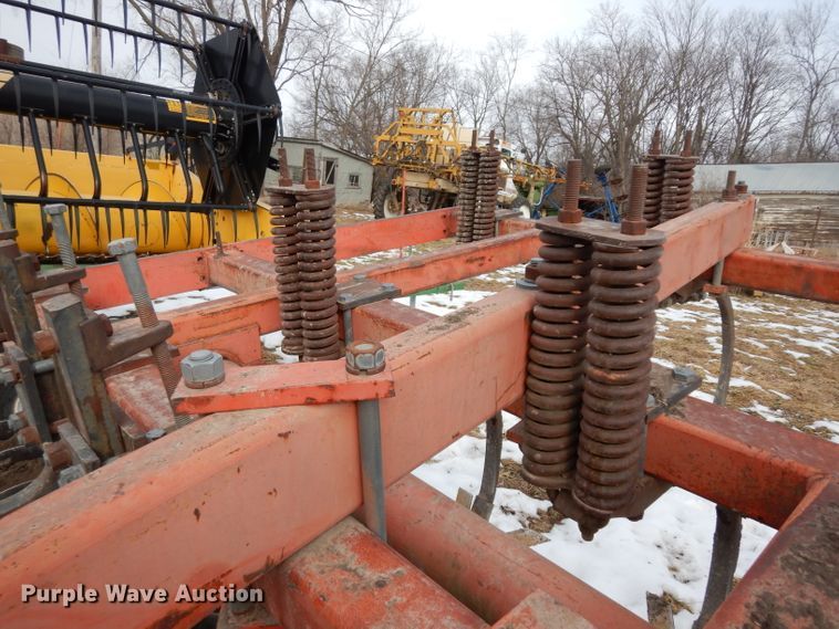 image for item DE4213 Allis Chalmers Min-Till disk ripper