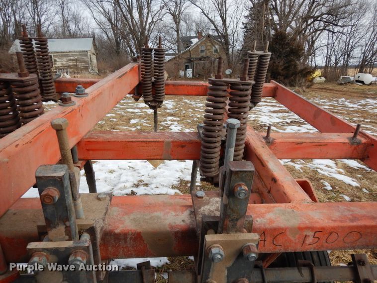 image for item DE4213 Allis Chalmers Min-Till disk ripper