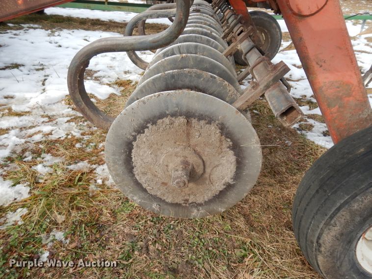 image for item DE4213 Allis Chalmers Min-Till disk ripper