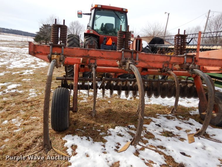 image for item DE4213 Allis Chalmers Min-Till disk ripper
