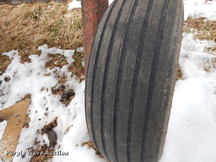 image for item DE4213 Allis Chalmers Min-Till disk ripper