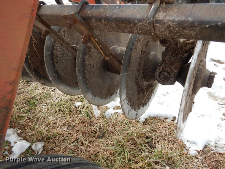 image for item DE4213 Allis Chalmers Min-Till disk ripper