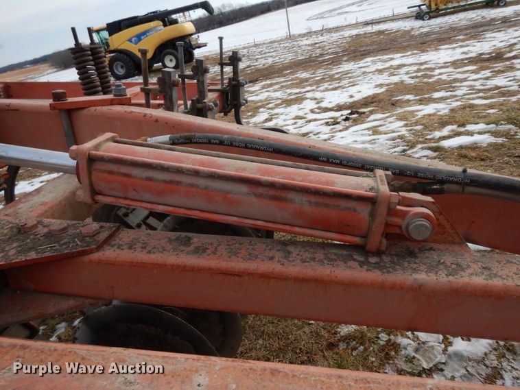 image for item DE4213 Allis Chalmers Min-Till disk ripper