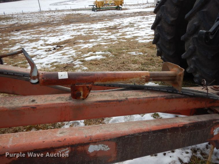 image for item DE4213 Allis Chalmers Min-Till disk ripper