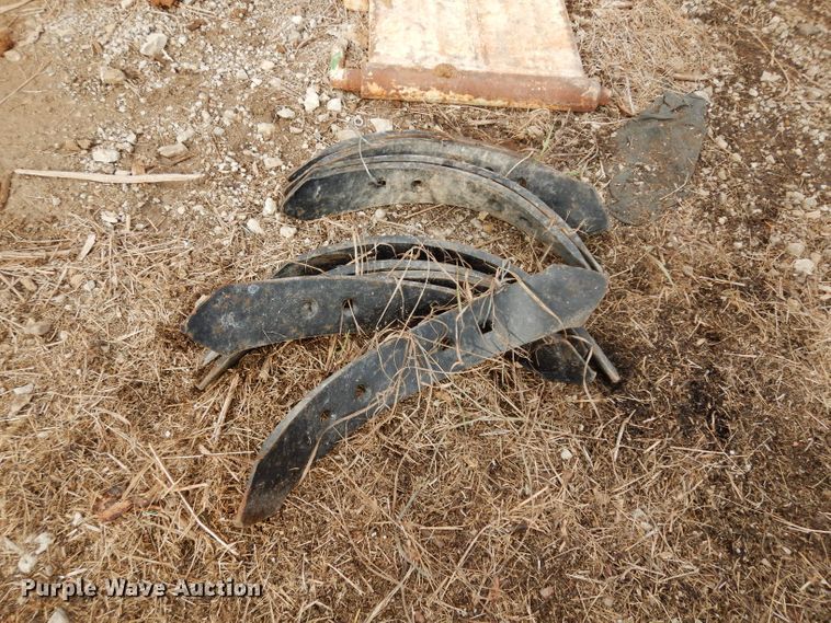 image for item DE4213 Allis Chalmers Min-Till disk ripper