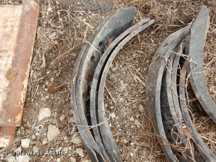 image for item DE4213 Allis Chalmers Min-Till disk ripper